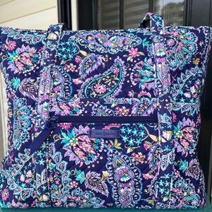Vera Bradley Large Vera Tote in French Paisley